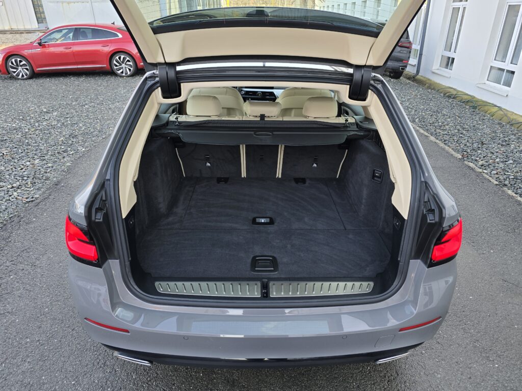 BMW 518d 110kW FACELIFT 2021 AUTOMAT LED + NAVI + PDC - DPH