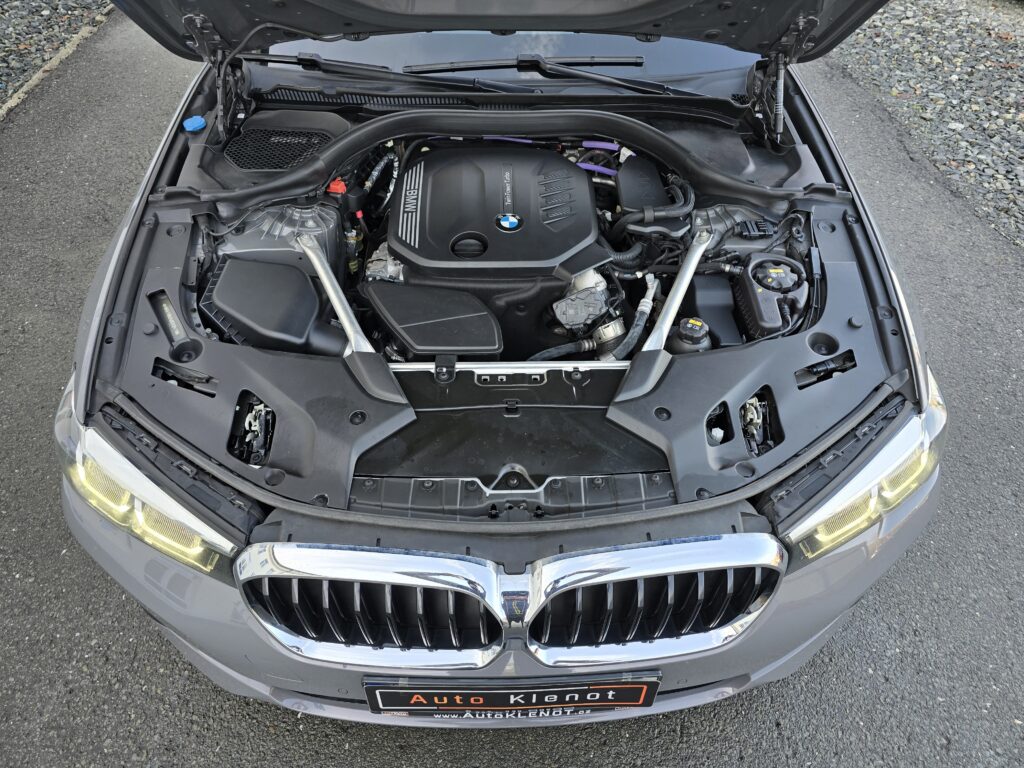 BMW 518d 110kW FACELIFT 2021 AUTOMAT LED + NAVI + PDC - DPH