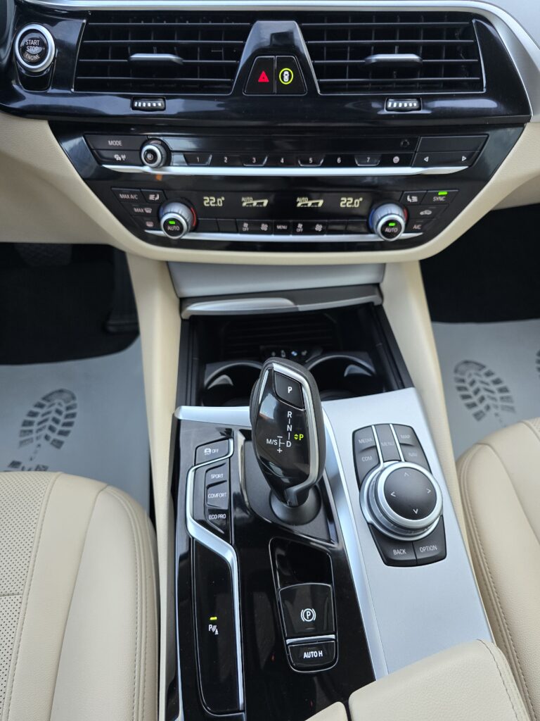 BMW 518d 110kW FACELIFT 2021 AUTOMAT LED + NAVI + PDC - DPH