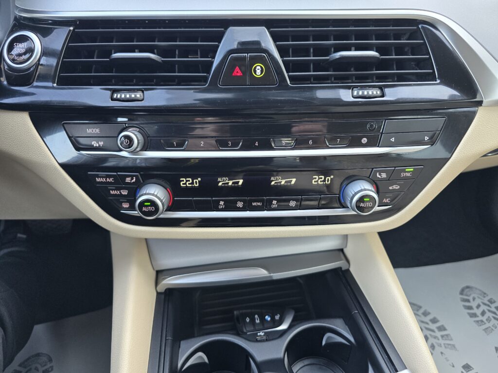 BMW 518d 110kW FACELIFT 2021 AUTOMAT LED + NAVI + PDC - DPH