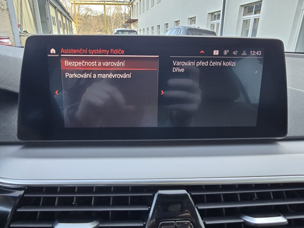 BMW 518d 110kW FACELIFT 2021 AUTOMAT LED + NAVI + PDC - DPH
