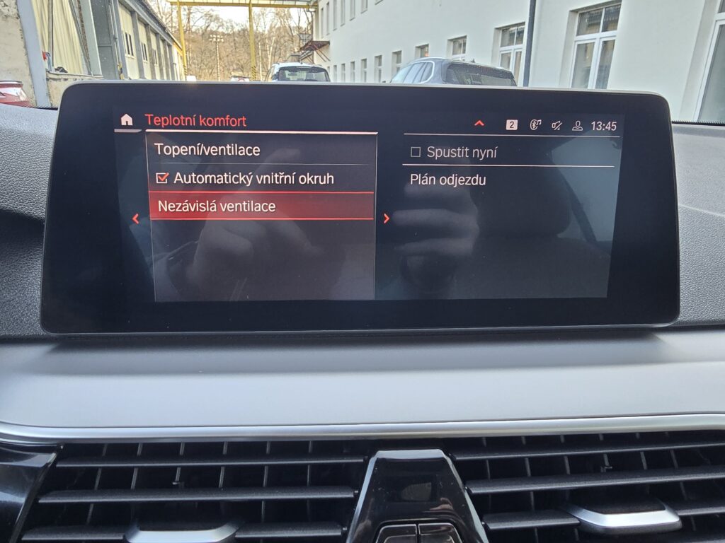 BMW 518d 110kW FACELIFT 2021 AUTOMAT LED + NAVI + PDC - DPH