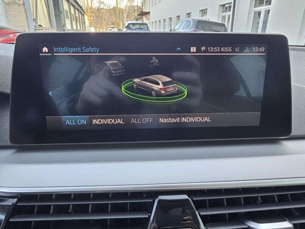 BMW 518d 110kW FACELIFT 2021 AUTOMAT LED + NAVI + PDC - DPH