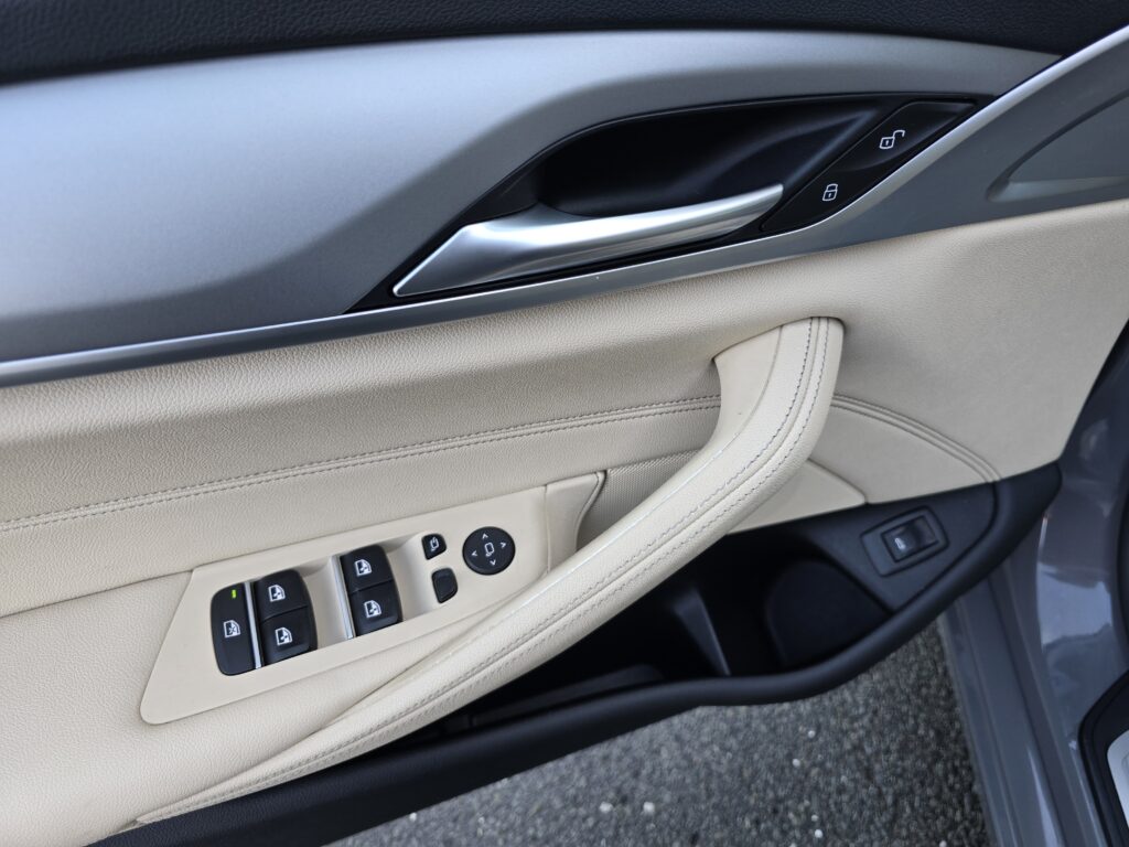 BMW 518d 110kW FACELIFT 2021 AUTOMAT LED + NAVI + PDC - DPH