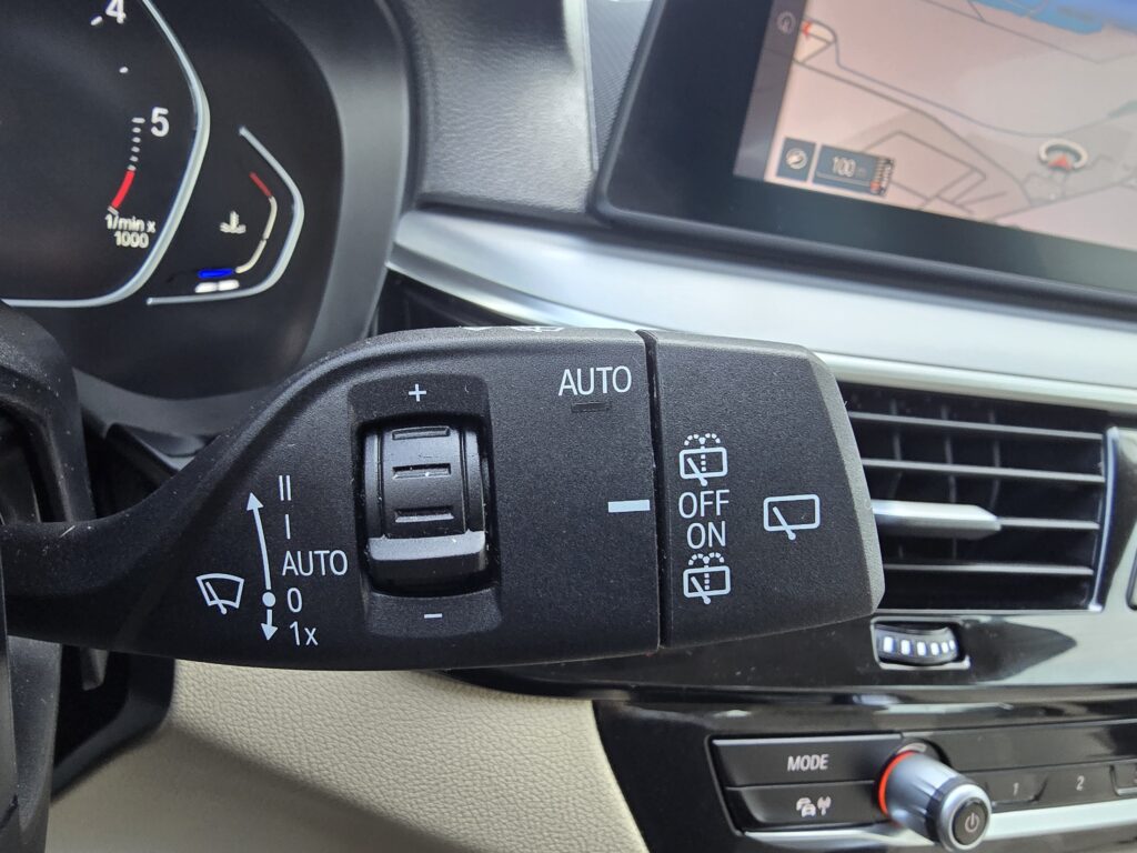 BMW 518d 110kW FACELIFT 2021 AUTOMAT LED + NAVI + PDC - DPH