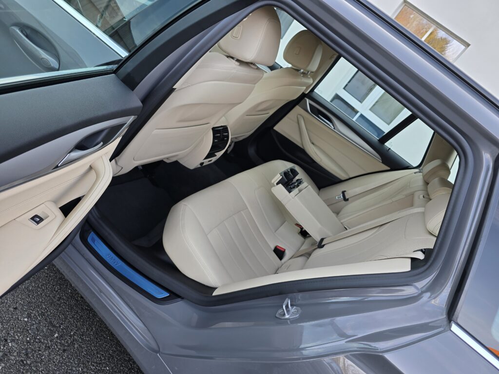BMW 518d 110kW FACELIFT 2021 AUTOMAT LED + NAVI + PDC - DPH